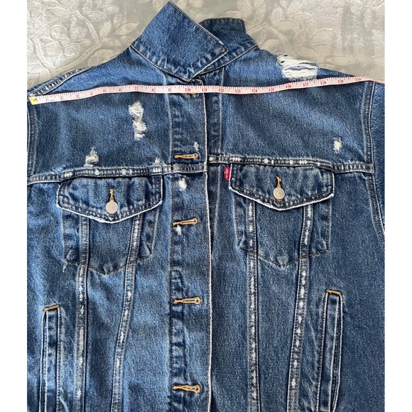 Levi's Premium Distressed Denim Trucker Jacket Women's M Medium Jean Coat - Picture 4 of 11